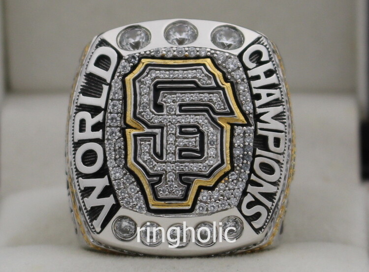 Giants unveil 2014 World Series rings