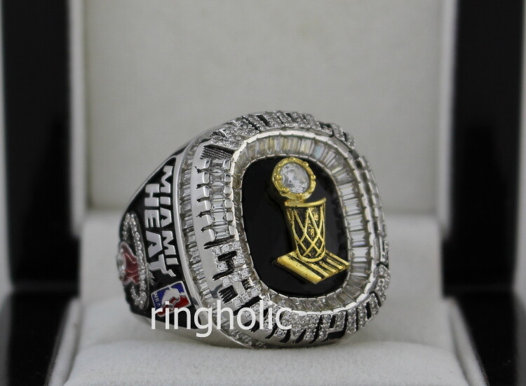 Shaquille O'Neal - Championship 4 Ring Set With Wooden Box.. Lakers Heat 
